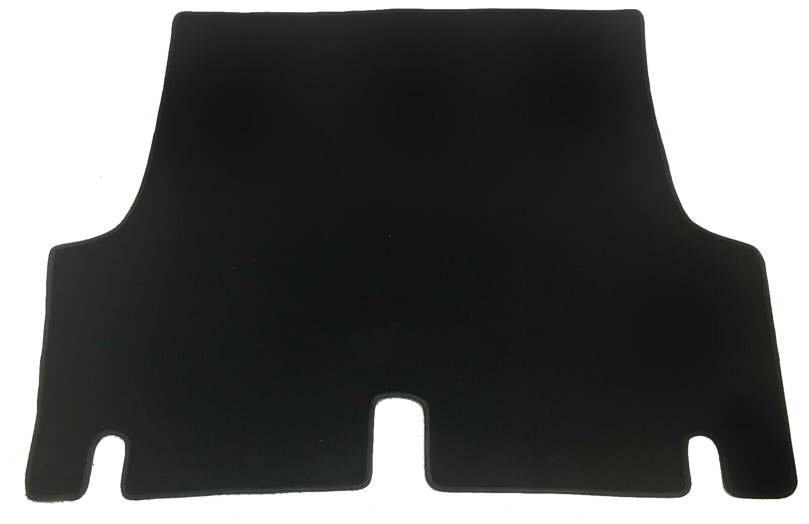 Eine Kofferraummatte in schwarz für Ford Mustang Limo 1964-1968.